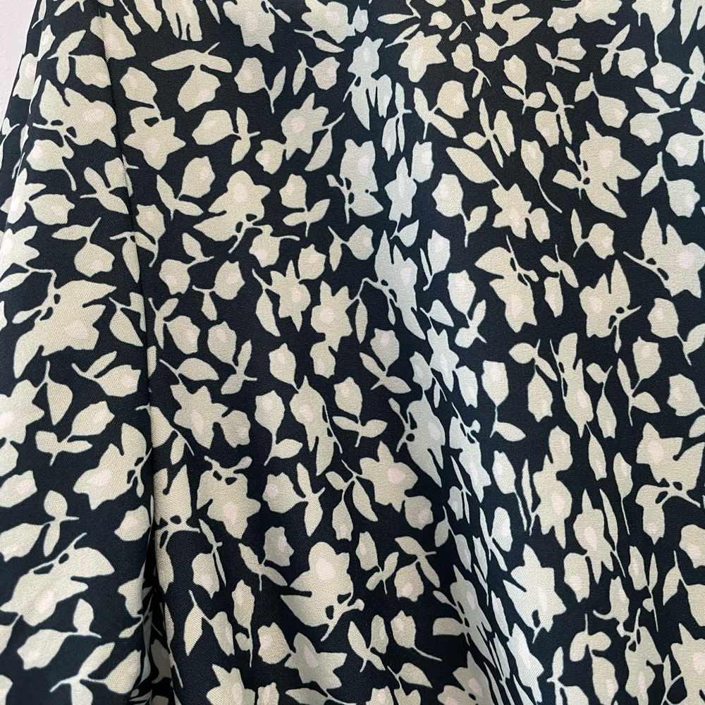 Woman’s Romper - Picture 5 of 5